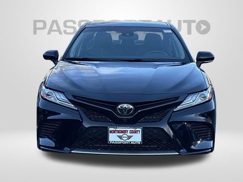 Used 2020 Toyota Camry XSE image 7
