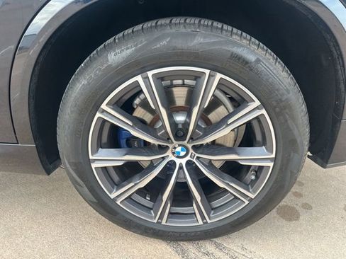 Used 2019 BMW X5 xDrive50i w/ M Sport Package image 11