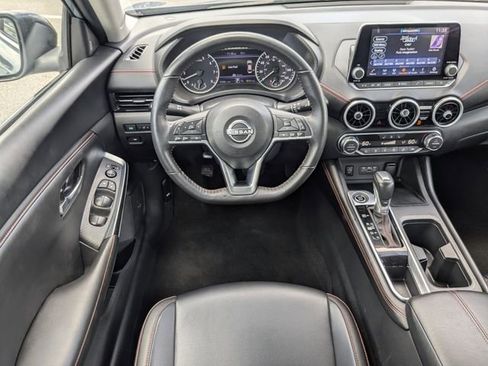 Used 2025 Nissan Sentra SR w/ SR Premium Package FWD image 19