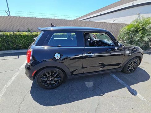 Used 2018 MINI Cooper S FWD image 4
