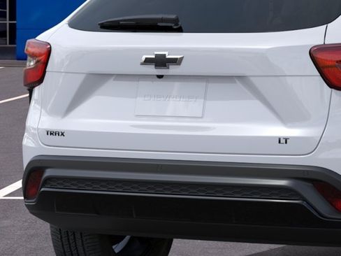 New 2026 Chevrolet Trax LT w/ Driver Confidence Package FWD image 14
