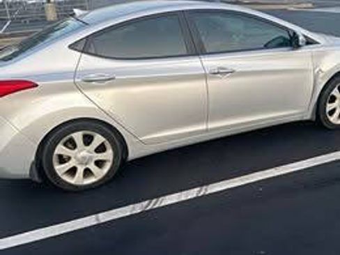 Used 2013 Hyundai Elantra Limited w/ Technology Pkg FWD image 10