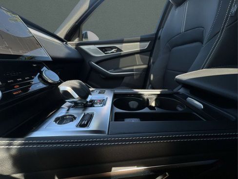 New 2026 Jaguar F-PACE R-Dynamic S image 25