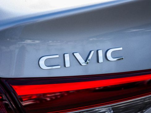 Used 2023 Honda Civic EX image 9