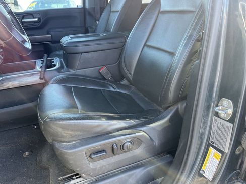 Used 2020 Chevrolet Silverado 2500 LTZ w/ LTZ Convenience Package image 18