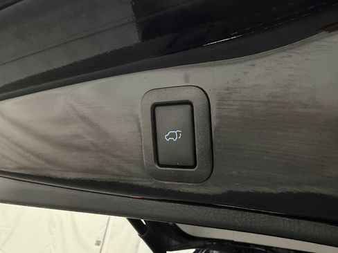 Used 2019 Toyota Highlander Limited image 40