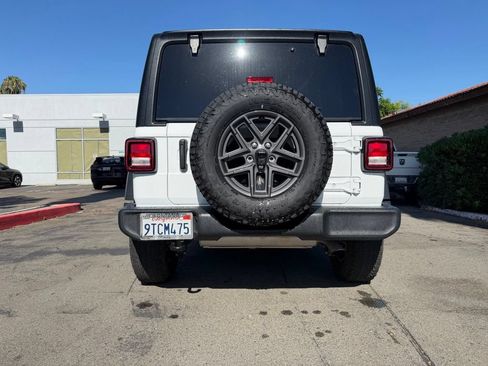 Used 2024 Jeep Wrangler Unlimited Sport AWD/4WD image 13