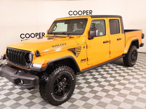 Used 2025 Jeep Gladiator Sport AWD/4WD image 10