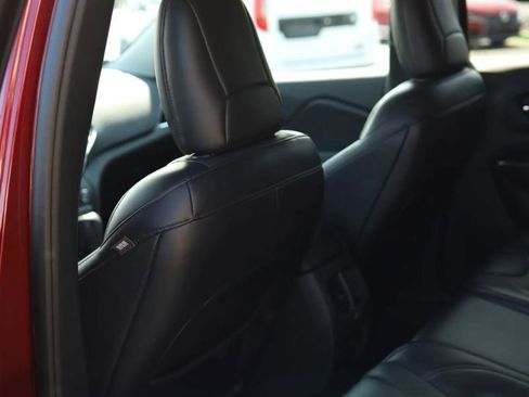 Used 2020 Jeep Cherokee Limited image 31