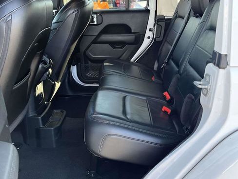 Used 2021 Jeep Wrangler Unlimited Sahara image 15