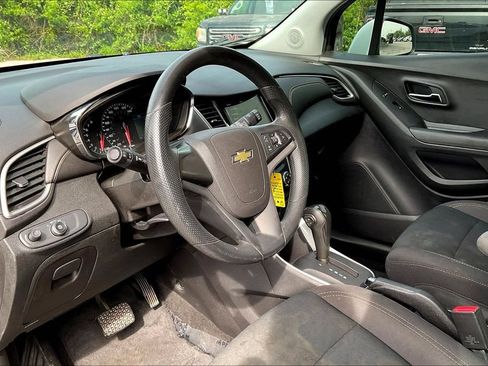 Used 2019 Chevrolet Trax LS FWD image 13