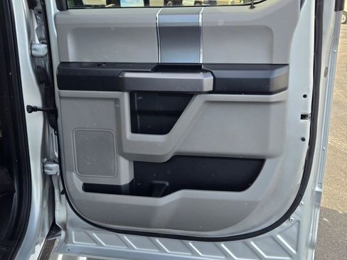 Used 2019 Ford F350 XLT w/ XLT Premium Package image 9