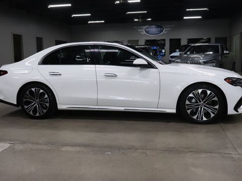 Used 2025 Mercedes-Benz E 350 E350 4MATIC image 6
