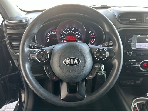 Used 2017 Kia Soul + image 16