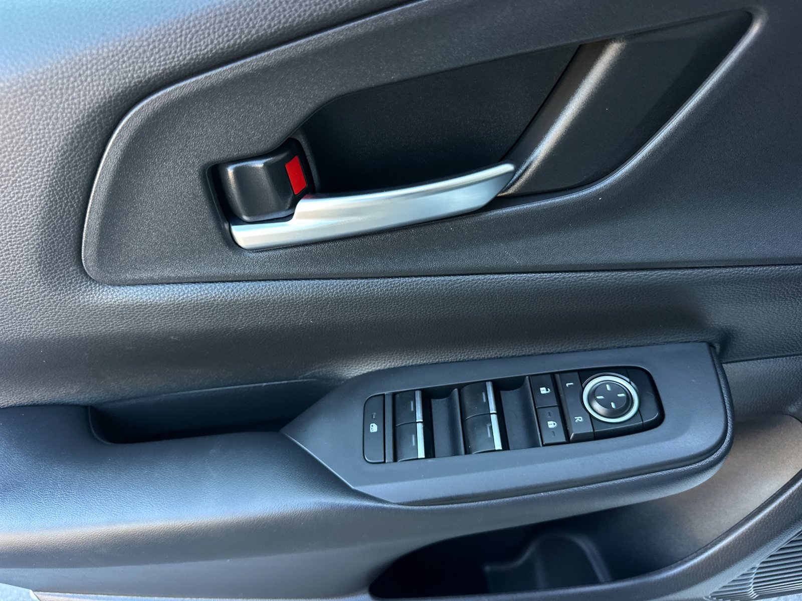 Used 2024 Toyota Prius Prime FWD image 10
