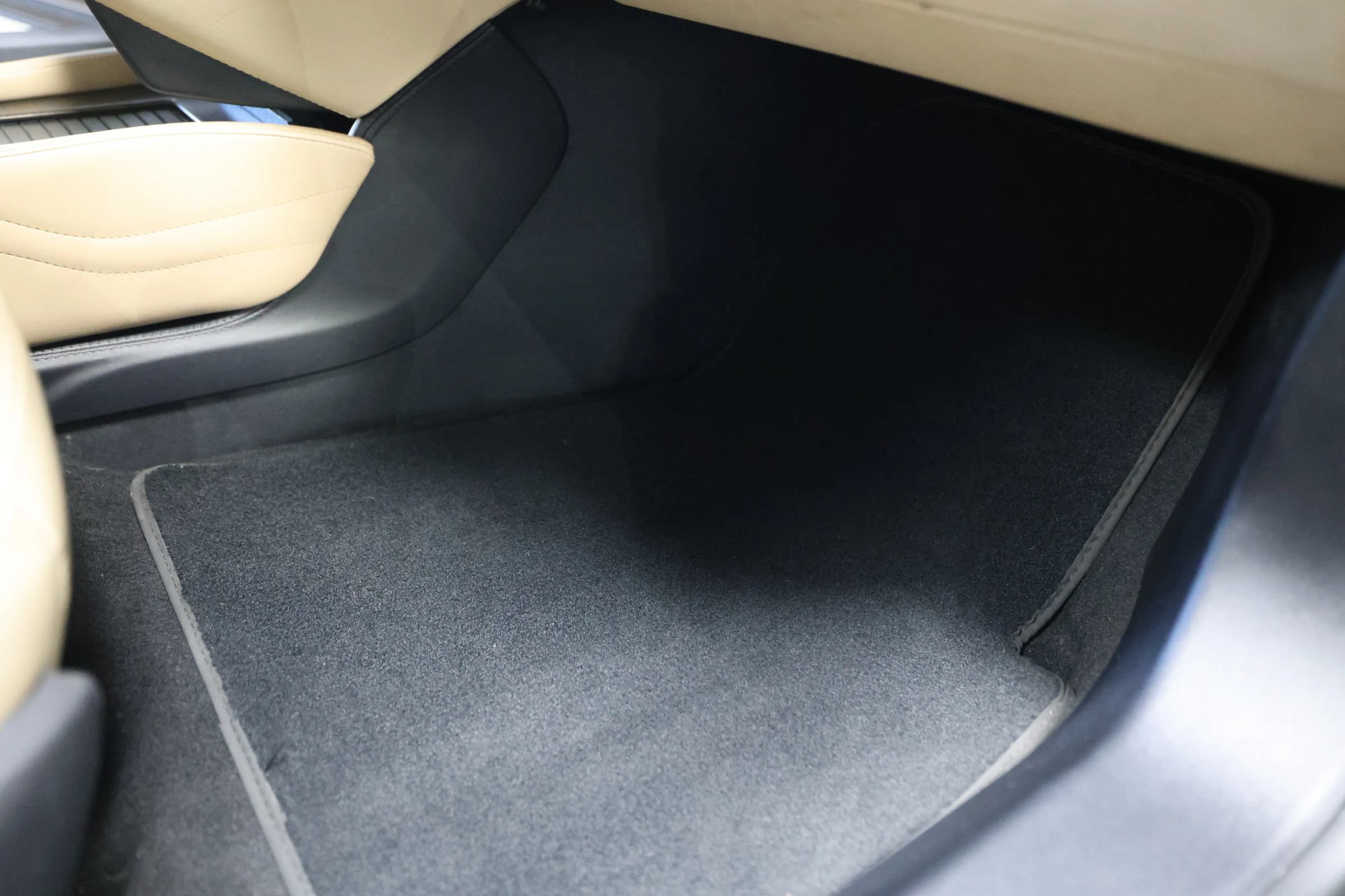 Used 2013 Tesla Model S Performance RWD image 40