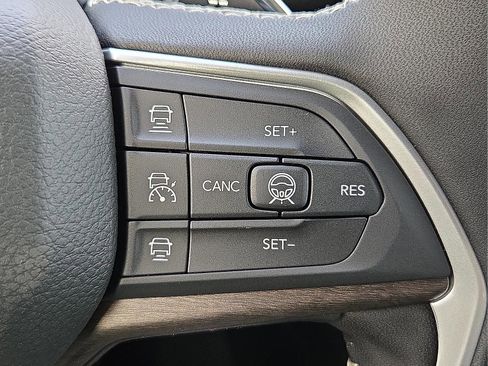 New 2026 Jeep Grand Cherokee Limited w/ Luxury Tech Group II AWD/4WD image 19