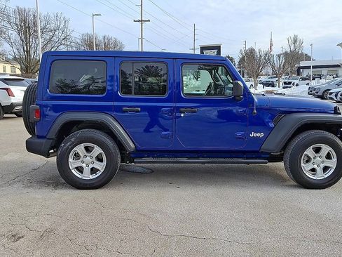 Used 2020 Jeep Wrangler Unlimited Sport S w/ Sun And Sound Package image 9