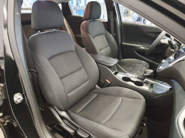 Certified 2025 Chevrolet Malibu LT FWD image 12