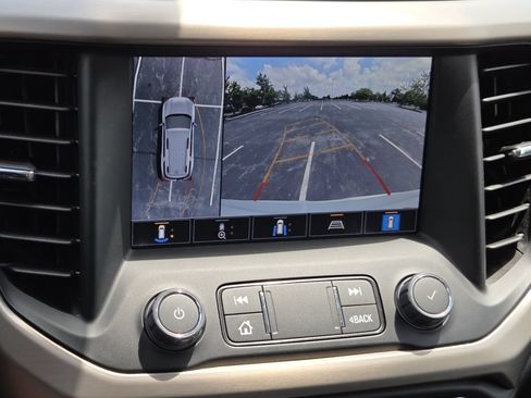Used 2023 GMC Acadia Denali w/ Denali Technology Package FWD image 13