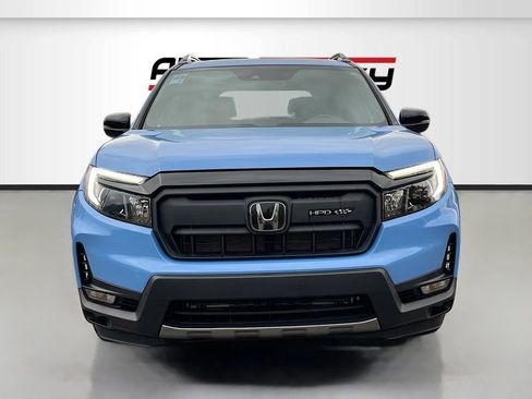 Used 2024 Honda Passport TrailSport image 2