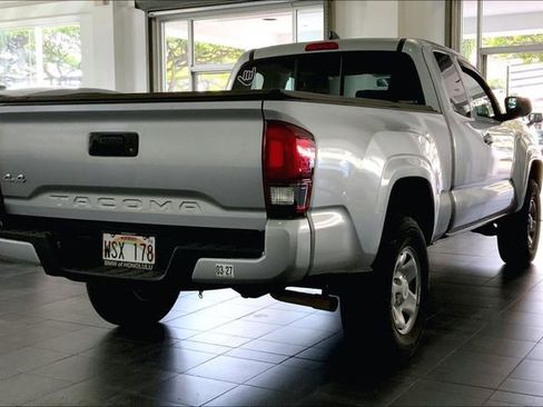 Used 2023 Toyota Tacoma SR5 AWD/4WD image 6
