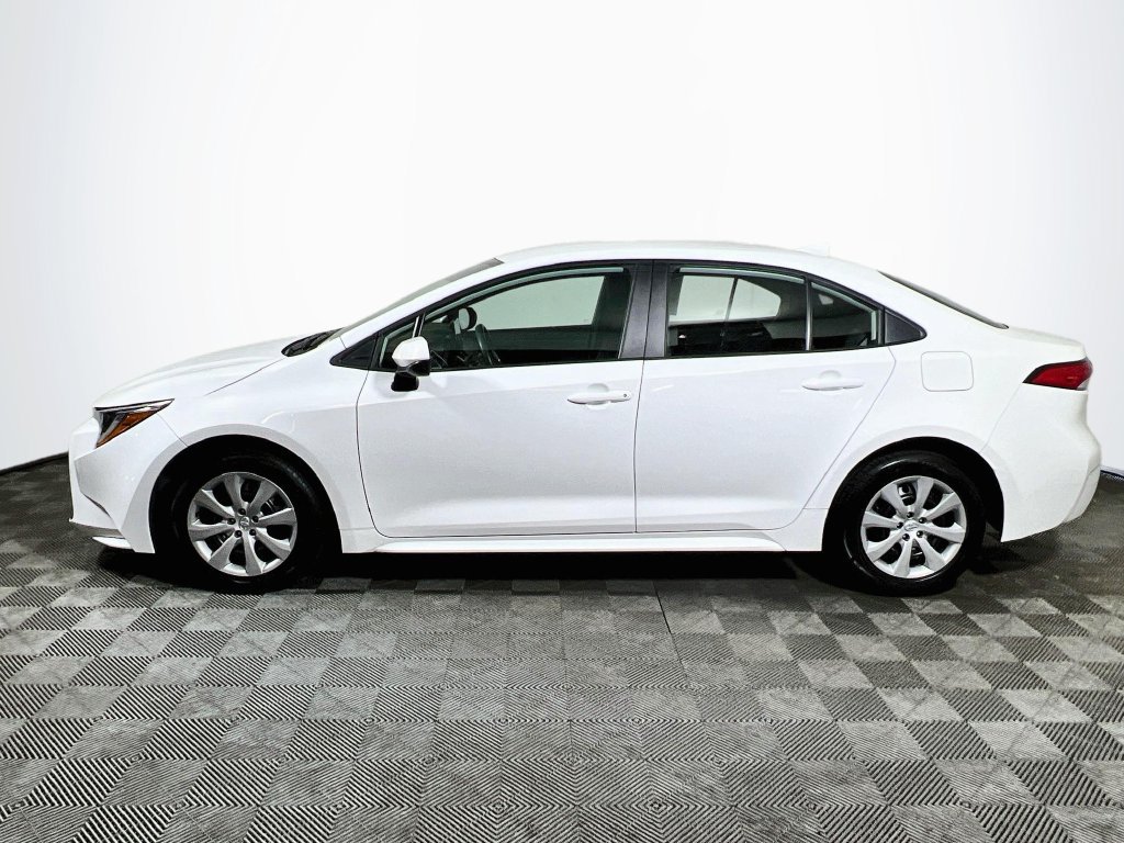 Certified 2024 Toyota Corolla LE FWD image 4
