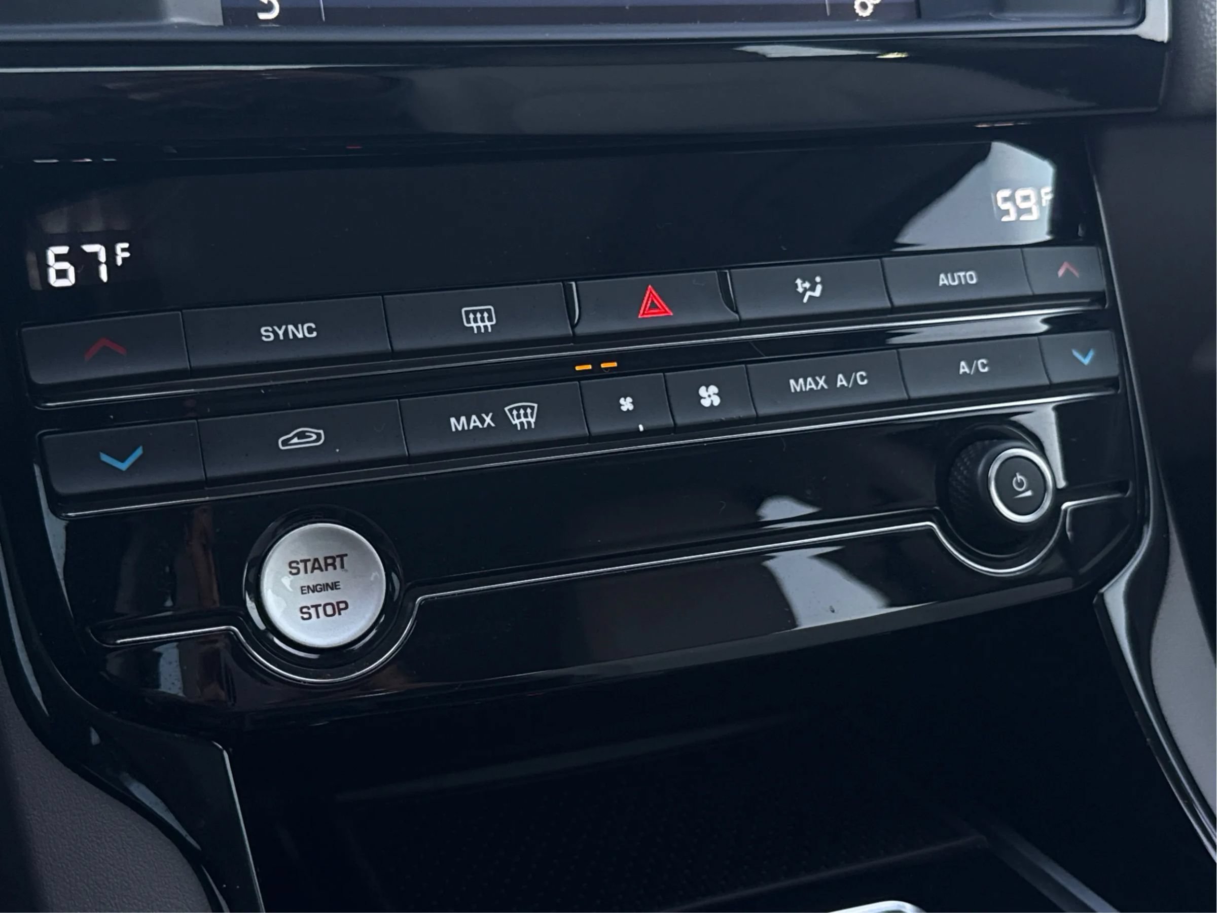 Used 2017 Jaguar XE Premium RWD image 40