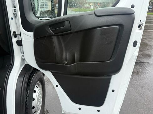 Used 2023 RAM ProMaster 2500 image 17
