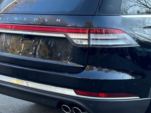 Used 2022 Lincoln Aviator Reserve image 6
