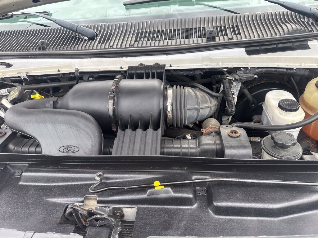 Used 2014 Ford E-250 and Econoline 250 Extended w/ Power Group RWD image 23