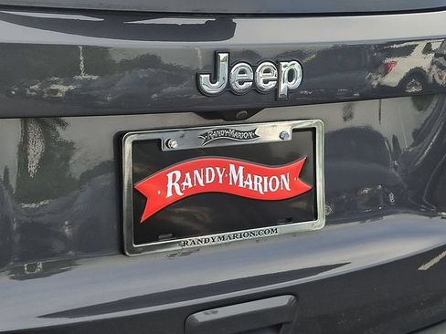 Used 2023 Jeep Renegade Latitude AWD/4WD image 30