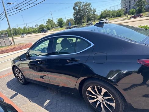 Used 2017 Acura TLX FWD image 8