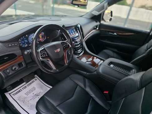 Used 2018 Cadillac Escalade ESV Luxury RWD image 33