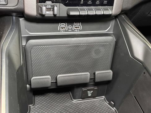 New 2026 RAM 1500 4x4 Crew Cab image 31