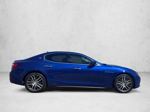 Used 2015 Maserati Ghibli RWD image 4