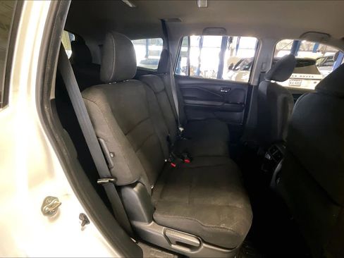 Used 2020 Honda Pilot LX image 17