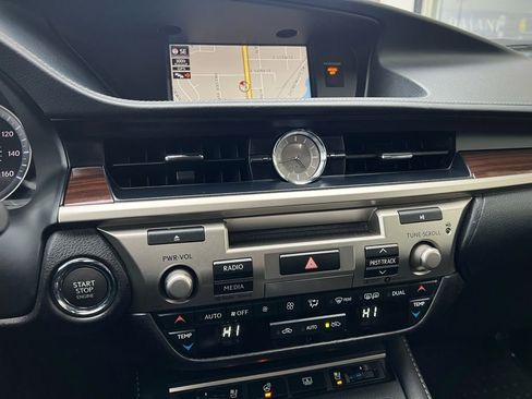 Used 2017 Lexus ES 350 w/ Luxury Package image 48