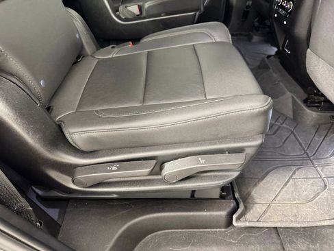 Used 2023 Chevrolet Tahoe Z71 w/ Luxury Package image 29