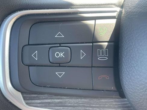 Used 2024 Jeep Wagoneer L Series II w/ Flexible Seating Group RWD image 24