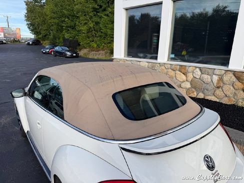 Used 2013 Volkswagen Beetle 2.0T FWD image 25