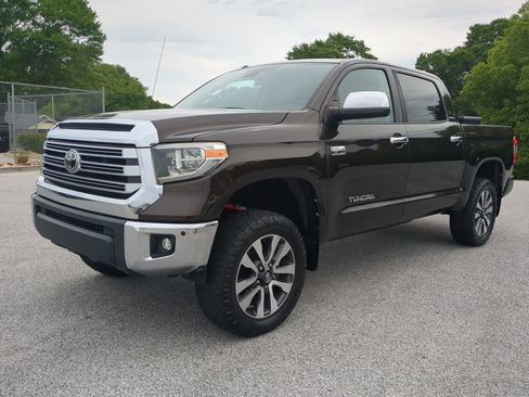 Used 2019 Toyota Tundra Limited w/ Limited Premium Package AWD/4WD image 6