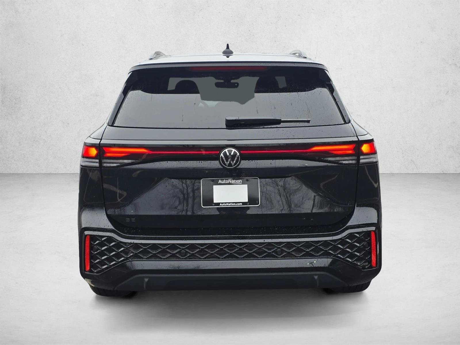 New 2026 Volkswagen Tiguan SE R-Line FWD image 4