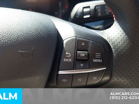 Used 2025 Ford Escape ST-Line image 13