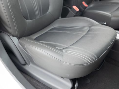 Used 2015 Chevrolet Spark LT image 27