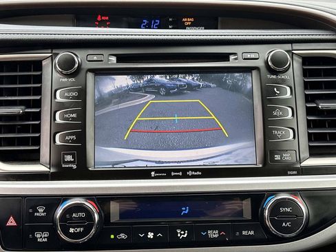 Used 2019 Toyota Highlander Limited image 24