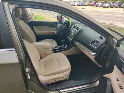 Used 2016 Subaru Outback 3.6R Limited AWD/4WD image 17