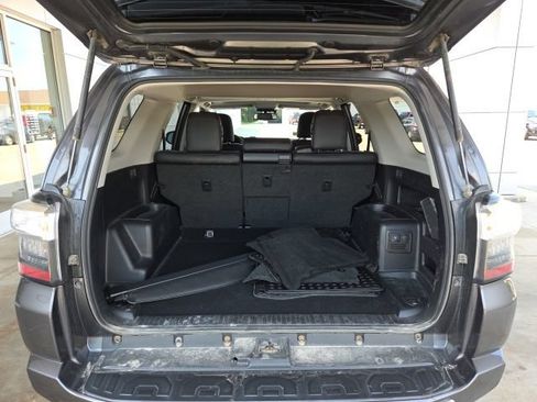Used 2019 Toyota 4Runner TRD Off-Road AWD/4WD image 17