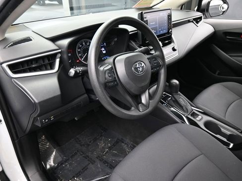 Used 2022 Toyota Corolla LE image 10