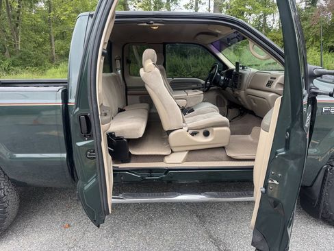 Used 2001 Ford F250 XLT AWD/4WD image 16